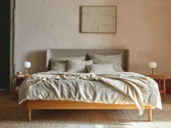 Grüne Erde Betten^Bett Tonda, mit hohem Polsterbetthaupt, 180 x 200, Wollstoff Tano Natur (79),