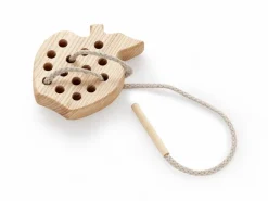 Grüne Erde Geschenke-Guide|Kuscheltiere & Spielzeug^Fädelspiel Apfel, Eschenholz, 12 x 10 cm, Schnur 70 cm