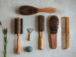 Grüne Erde Haarpflege^Kamm aus FSC Buchenholz, ca. 17,5 cm