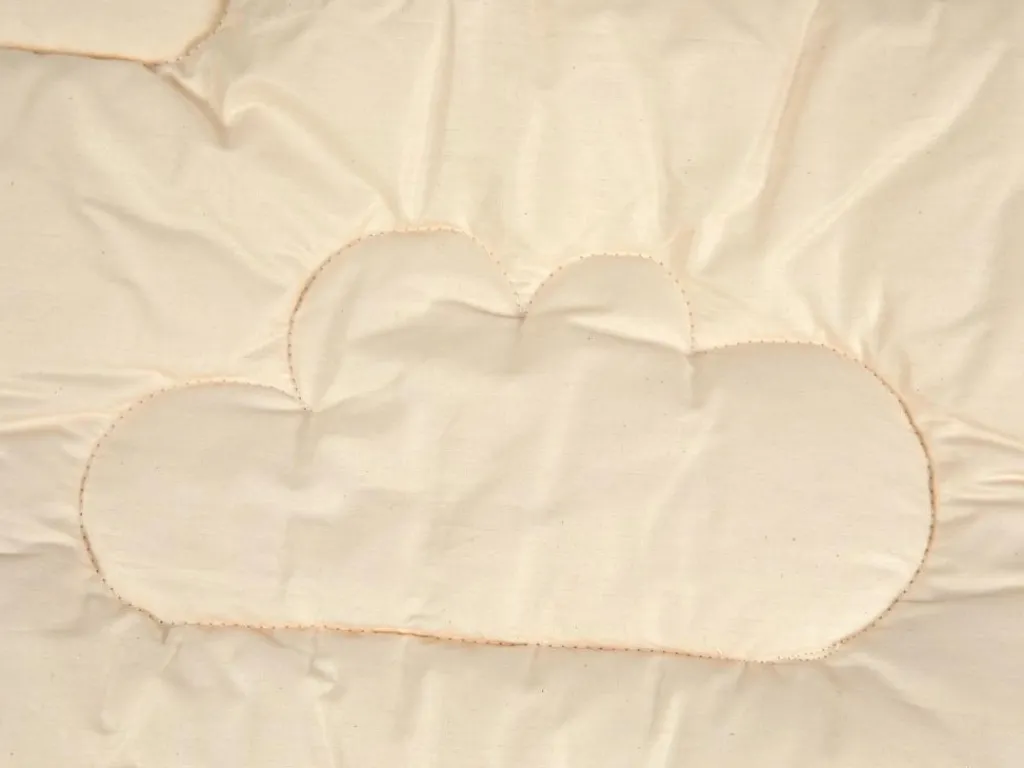 Kinder Grüne Erde Babyschlaf|Kinderschlaf^Kinder Ganzjahresdecke Schafschurwolle mit Wolkensteppung, 100 x 140 cm, 200 g/m2 GOTS, NATURTEXTIL BEST