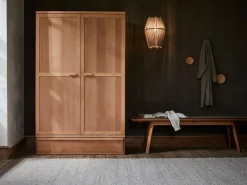 Grüne Erde Kleiderschränke^Kleiderschrank Kurami mit Drehtüren 2-türig, Ladenkonsole, Holz,