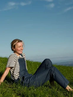 Grüne Erde Denim^Latzhose aus Bio-Baumwolle, 36 dark denim, 36, GOTS