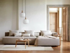 Grüne Erde Schlafsofas^Lounge-Sofa Sereno mit Schlaffunktion inkl. 3 Kissen (70x55 cm), B 320,5 x T 180 cm, Bodennah, Liegeteil links, mit Bezug Wollstoff Tano Natur (79), Buche