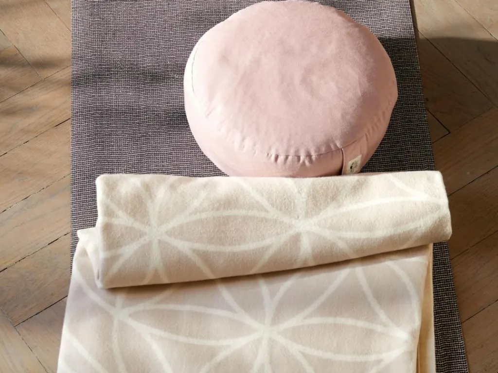 Grüne Erde Wohndecken|Geschenke-Guide^Meditationsdecke Blume des Lebens, natur/quarz, 150 x 200 cm, 100 % Baumwolle, GOTS