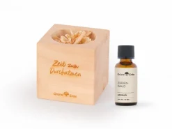 Grüne Erde Raumdüfte|Wohndekoration^Set: Zirbenwürfel "Zeit zum Durchatmen" mit Zirbenflocken + Zirbenwald Öl