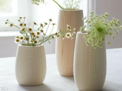 Grüne Erde Wohndekoration^Vase aus Eschenholz, inkl. Glaseinsatz, H 17 cm, ø 8 cm