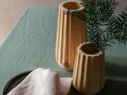 Grüne Erde Geschenke-Guide|Wohndekoration^Vase aus Zirbenholz, Kannelur, H 26,5 cm, nicht geölt, inkl. Glaseinsatz