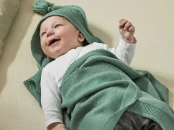 Grüne Erde Geschenke-Guide|Baby-Erstausstattung^Wickel- und Puckdecke Leni, mit Kapuze, salbei, 80 x 80 cm, 100 % Schurwolle (Merino), Schurwolle kbT