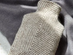 Grüne Erde Zier- & Wärmekissen|Kuscheldecken Und Wärmekissen^Wärmflaschenbezug Nola, hasel, 2 L, 100 % Schurwolle (Schaf)