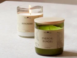 Grüne Erde Kerzen Und Duftkerzen|Geschenke-Guide^Zirbenholzdeckel für rezykliertes Glas unserer Duftkerze